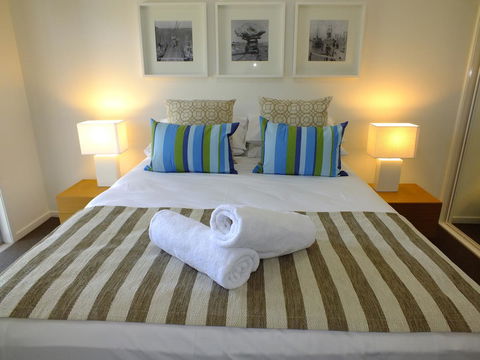 Pacific Marina Apartments - Go Out 40