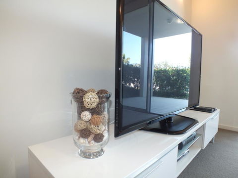 Pacific Marina Apartments - Go Out 38