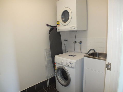 Pacific Marina Apartments - Go Out 25