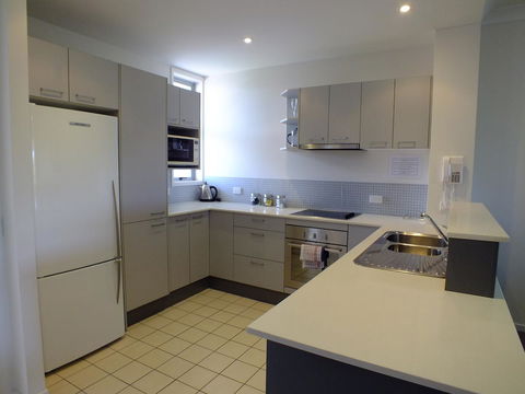 Pacific Marina Apartments - Go Out 9