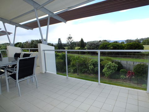 Pacific Marina Apartments - Go Out 17