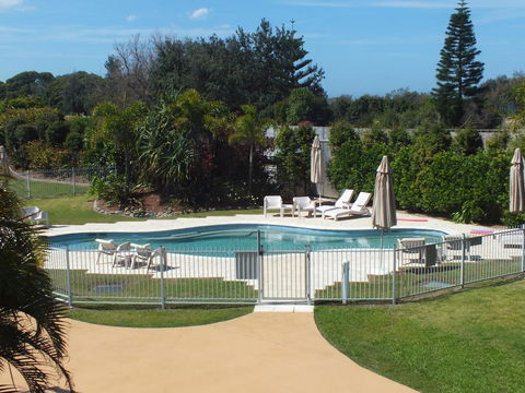 Pacific Marina Apartments - Go Out 24
