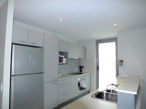 Pacific Marina Apartments - Go Out 11