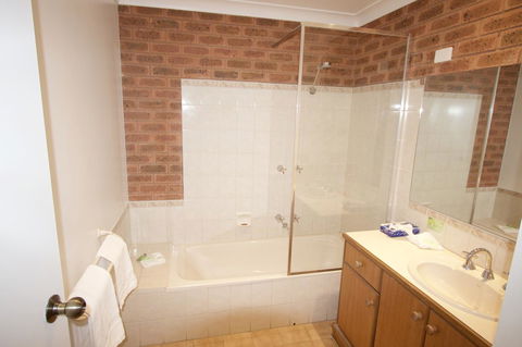 Albury Paddlesteamer Motel - Pubs and Clubs 15