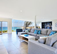 Neptune - Absolute Beachfront - Pubs and Clubs
