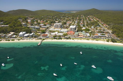 Blue Horizons, Unit 808, 41-45 Shoal Bay Road - Pubs and Clubs 16