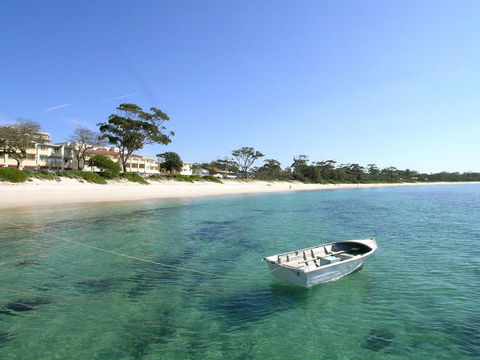 Blue Horizons, Unit 808, 41-45 Shoal Bay Road - Pubs and Clubs 15