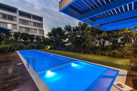 Oaks Nelson Bay Lure Suites - Go Out 11