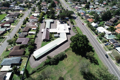 Sleepy Hill Motor Inn - Pubs and Clubs 5