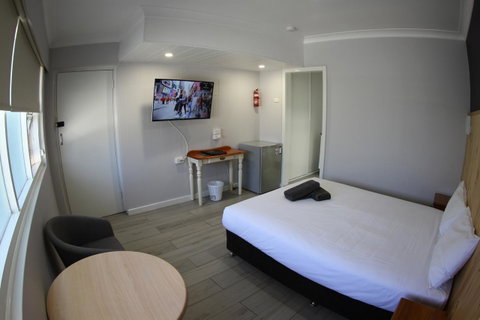 Sleepy Hill Motor Inn - Pubs and Clubs 21