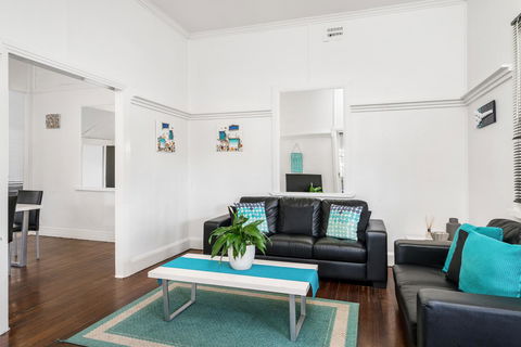 Club Byron Accommodation - Pubs and Clubs 21