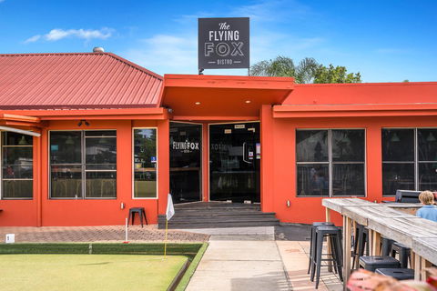 Club Byron Accommodation - Pubs and Clubs 25