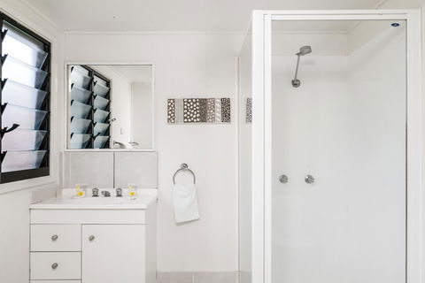 Club Byron Accommodation - Pubs and Clubs 14