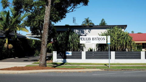 Club Byron Accommodation - Pubs and Clubs 0