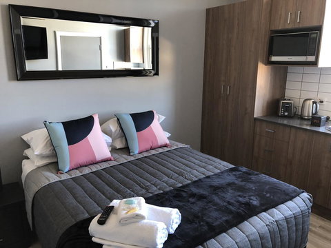 The Mark Studios - Go Out 18