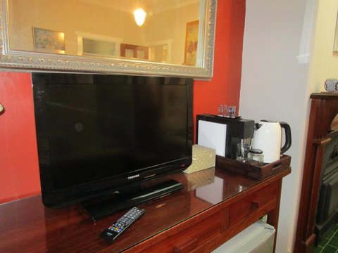 Boot Makers Cottage - Pubs and Clubs 4