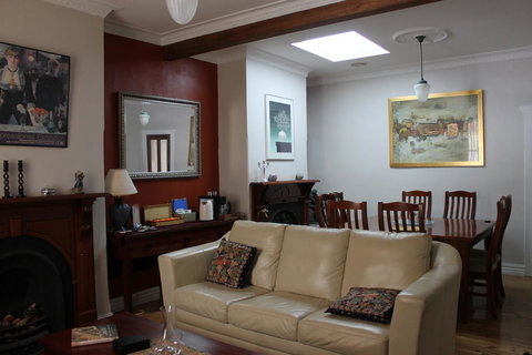 Boot Makers Cottage - Pubs and Clubs 8