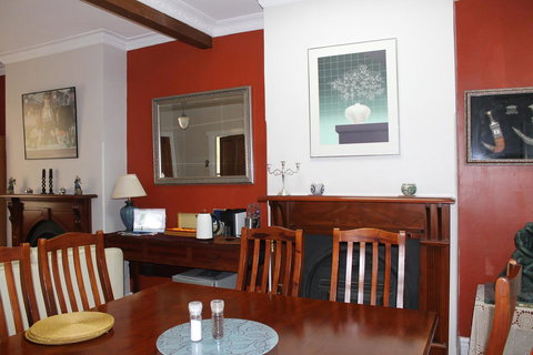 Boot Makers Cottage - Pubs and Clubs 3