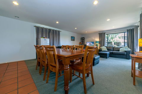 Condo 105 @ Horizons Golf Resort - Salamander Bay NSW - Go Out 18