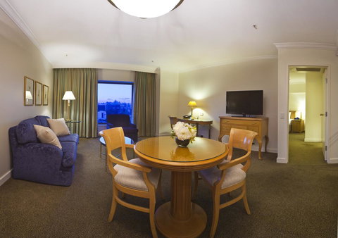 Stamford Plaza Sydney Airport Hotel & Conference Centre - Go Out 16