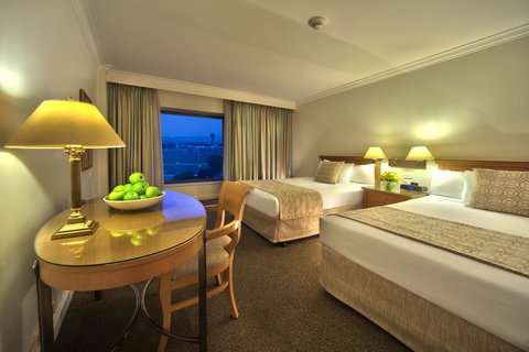 Stamford Plaza Sydney Airport Hotel & Conference Centre - Go Out 12