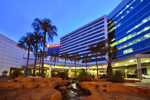 Stamford Plaza Sydney Airport Hotel & Conference Centre - Go Out 0