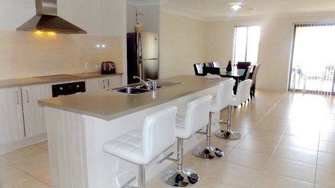 Jindabyne Executive - Go Out 8