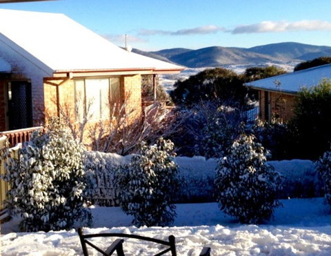 Jindabyne Executive - Go Out 10