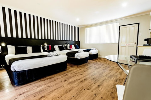 Bundanoon Country Inn Motel - Go Out 41