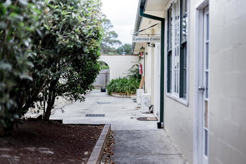 Bundanoon Country Inn Motel - Go Out 16