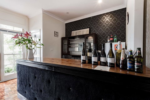 Bundanoon Country Inn Motel - Go Out 23