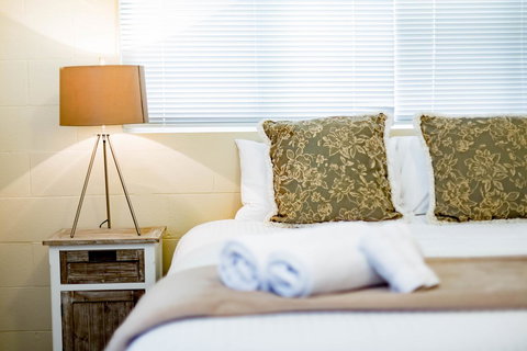 Bundanoon Country Inn Motel - Go Out 32