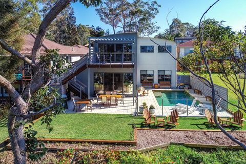 The Edgewater On Greville - Go Out 0