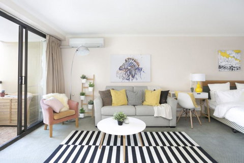 Paxsafe Sydney Hyde Park Central Apartments - Go Out 3