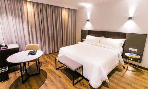 The Grace Hotel - Pubs and Clubs 25