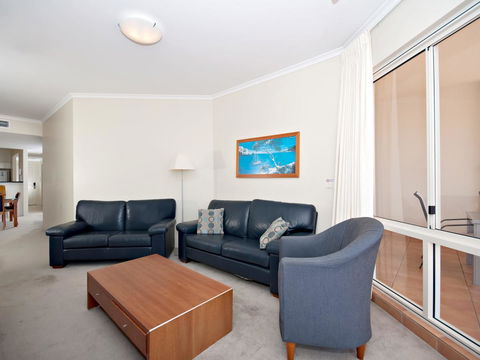 Messines Street, Breakwater Apartment, 104 - Pubs and Clubs 2
