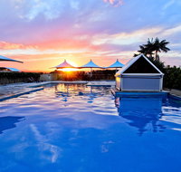 Oaks Waterfront Resort - Go Out