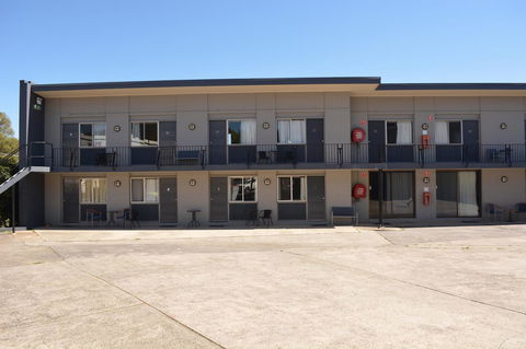Commercial Hotel Motel Lithgow - Go Out 0