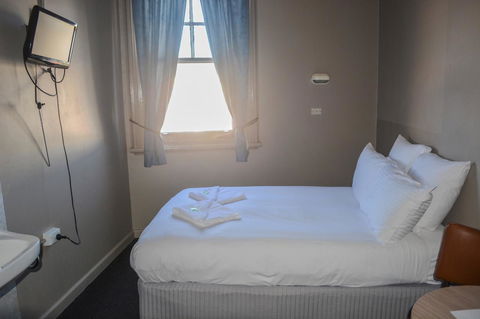 Commercial Hotel Motel Lithgow - Go Out 24
