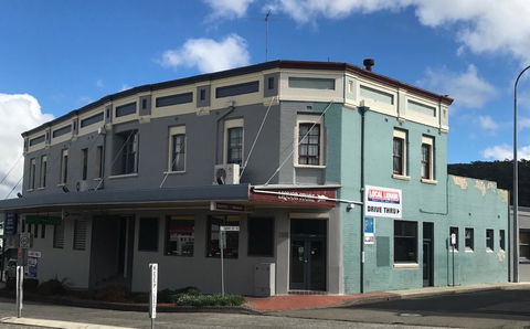 Commercial Hotel Motel Lithgow - Go Out 1