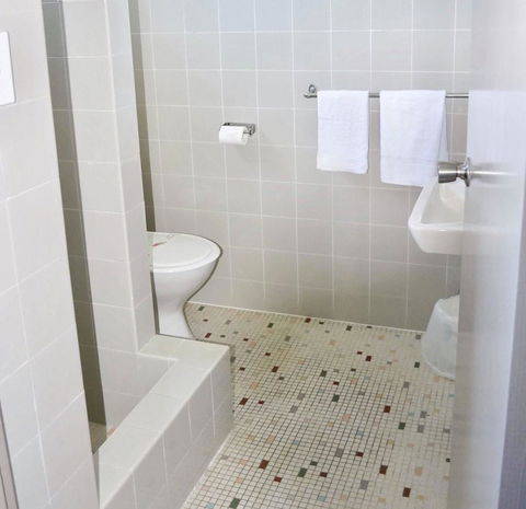 Commercial Hotel Motel Lithgow - Go Out 16