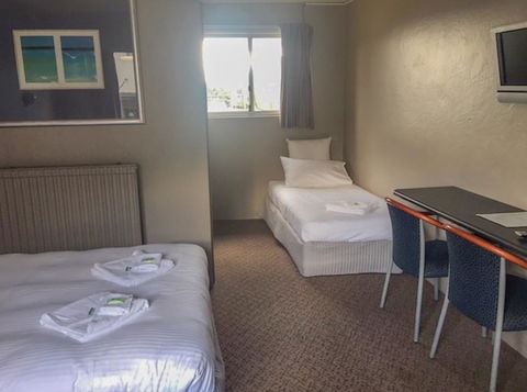 Commercial Hotel Motel Lithgow - Go Out 11