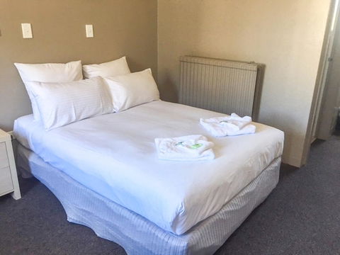 Commercial Hotel Motel Lithgow - Go Out 14
