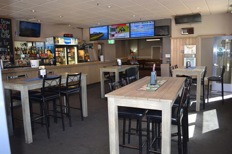 Commercial Hotel Motel Lithgow - Go Out 4