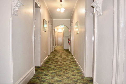 Commercial Hotel Motel Lithgow - Go Out 13