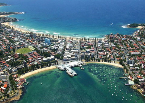 Oversized 2 Bedroom Manly Beach House - Go Out 11
