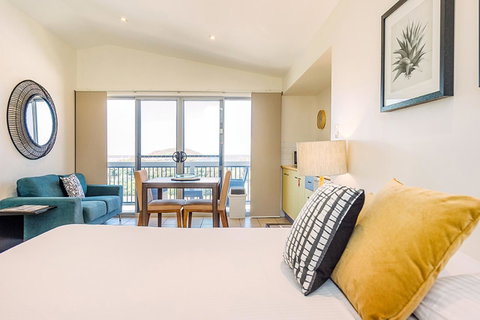 The Observatory Self Contained Apartments - Pubs and Clubs 13