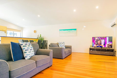 The Observatory Self Contained Apartments - Pubs and Clubs 11