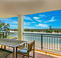 Sunrise Cove Holiday Apartments - Go Out