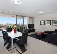 The Junction Palais - Modern and Spacious 2BR Bondi Junction Apartment Close to Everything - Go Out